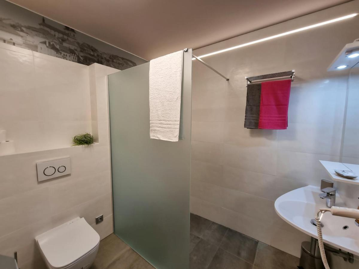 Kadaň Apartmany Etenia מראה חיצוני תמונה