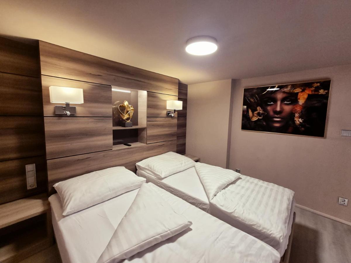 Kadaň Apartmany Etenia מראה חיצוני תמונה
