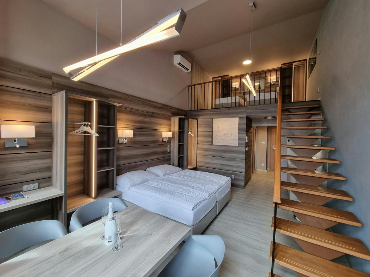 Kadaň Apartmany Etenia מראה חיצוני תמונה