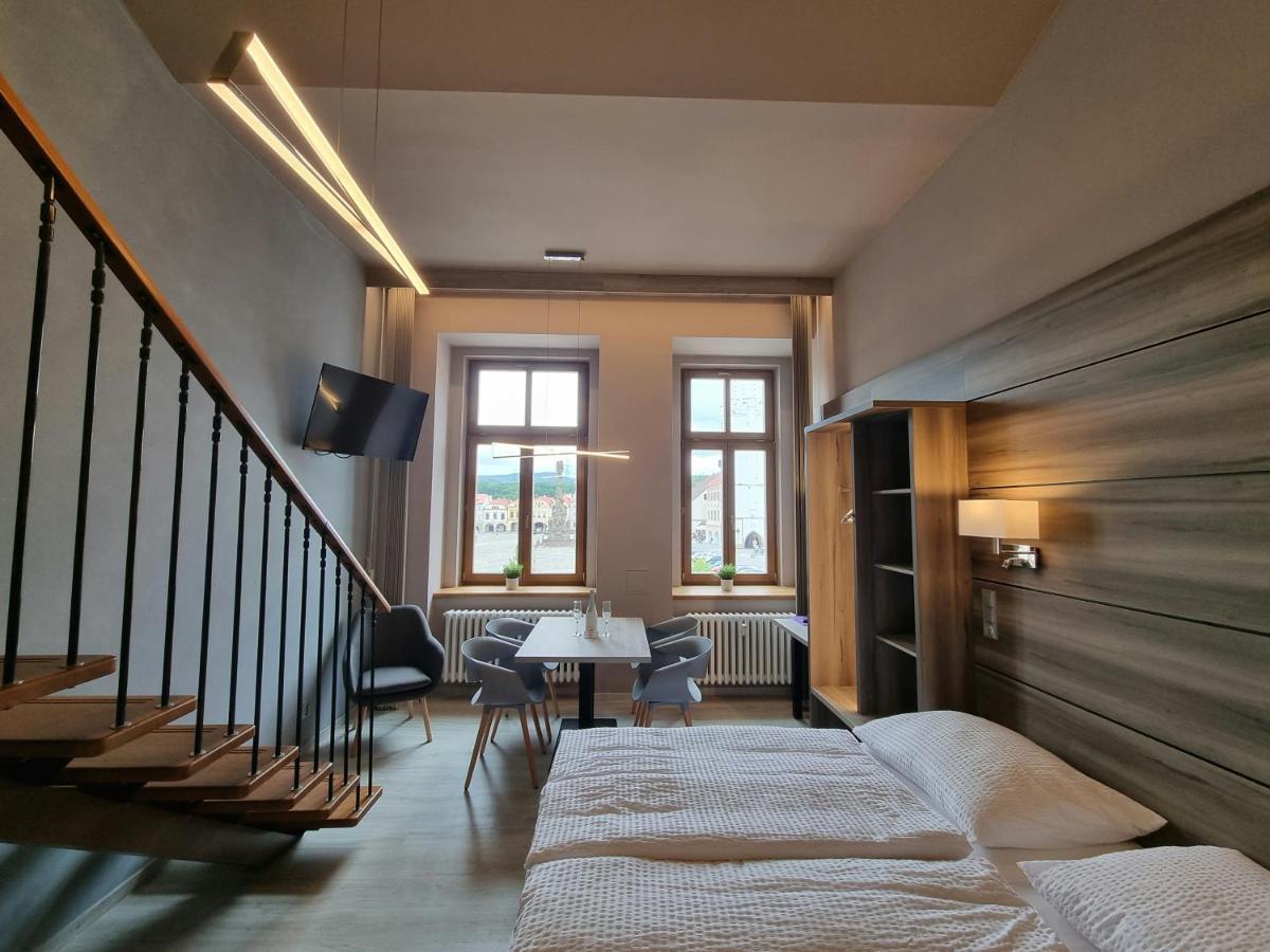 Kadaň Apartmany Etenia מראה חיצוני תמונה