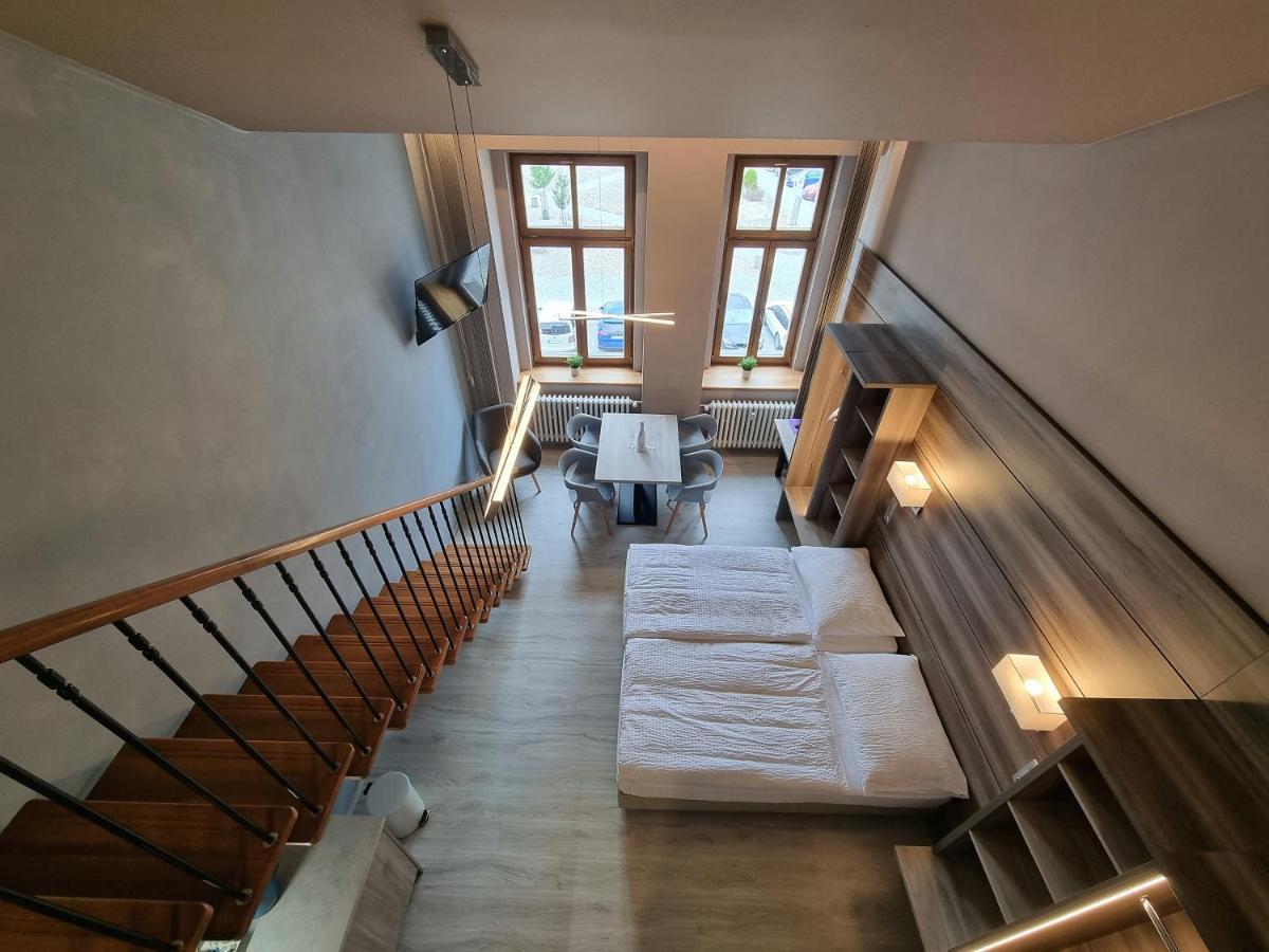 Kadaň Apartmany Etenia מראה חיצוני תמונה